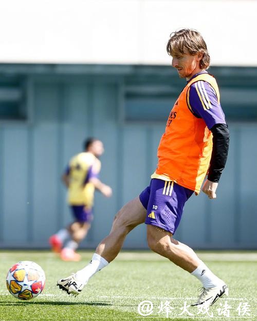 德甲部分球队恢复“分小组训练”