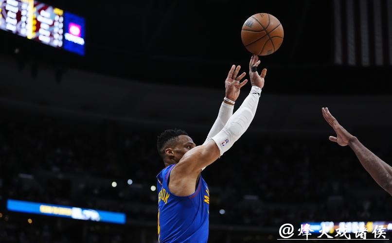 掘金主帅:40次三分出手积极,投篮未中致败 掘金主帅:40次三分出手积极,投篮未中致败