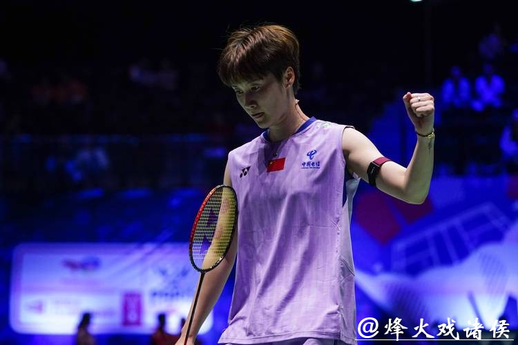 印尼羽毛球大师赛：陈雨菲和“丫邦组合”晋级半决赛